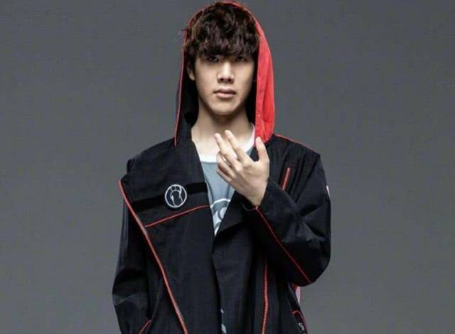 外媒发布S14上单选手梯级排行：Kiin、Bin、Zeus为S级！