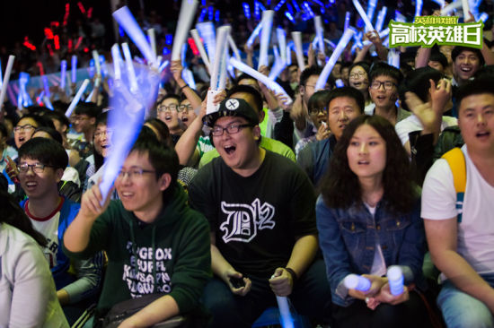 Weibo Gaming 一定会为进入世界锦标赛而战！朱凯： Xiaohu 非常聪明，是一名高度适应性的中路选手