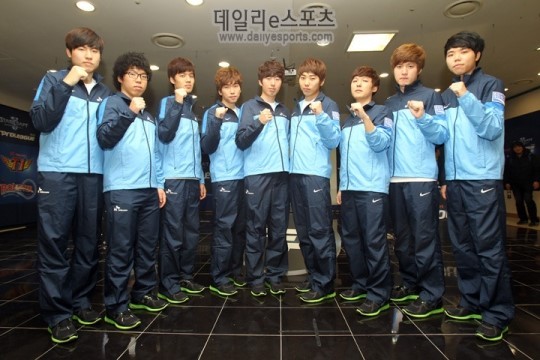 G2在PGL布加勒斯特2025中以不败战绩晋级季后赛，而 pain 被淘汰出局。