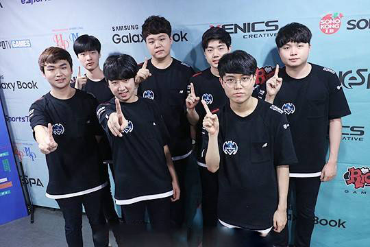 诈骗者使用 apEX 名称和 Team Vitality 品牌进行 YouTube 诈骗